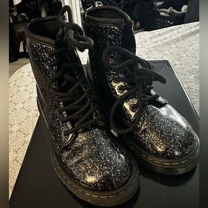Dr. Martens Airwalk Glitter Lace up